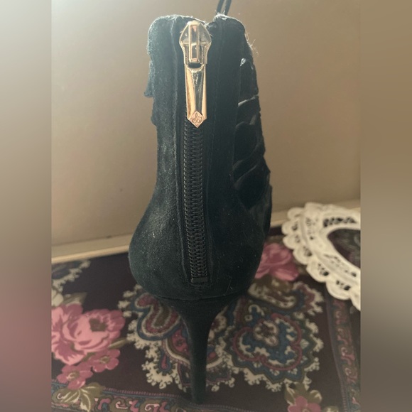 Sam Edelman - Amalia Suede caged booties✨🖤 - Picture 2 of 4